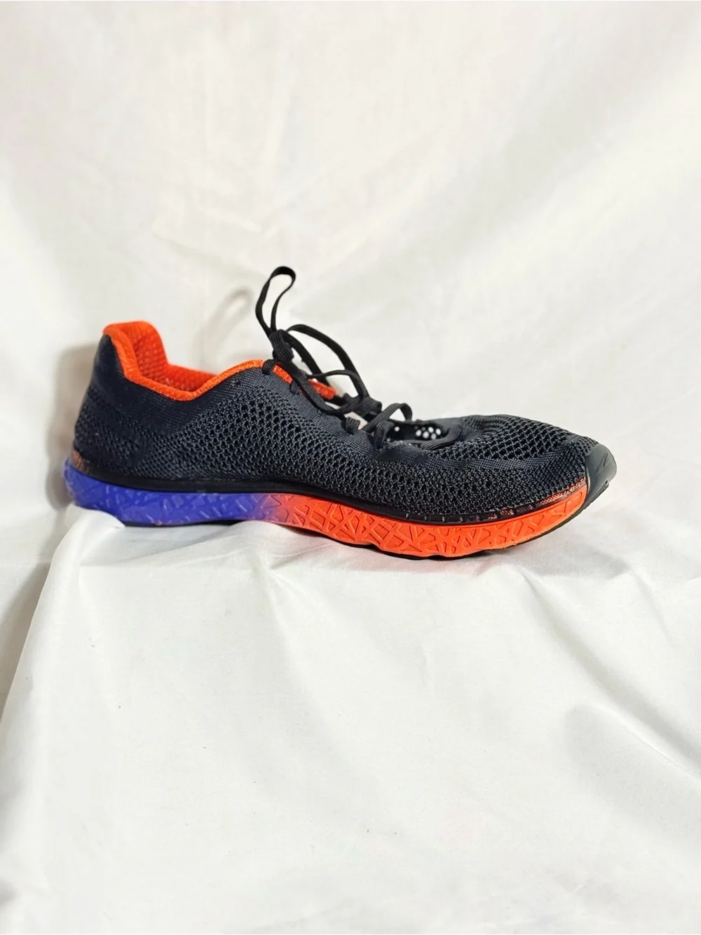 Altra Escalante Black size 11 Running Shoe Red Accent Orange to Purple Gradient - Picture 4 of 13